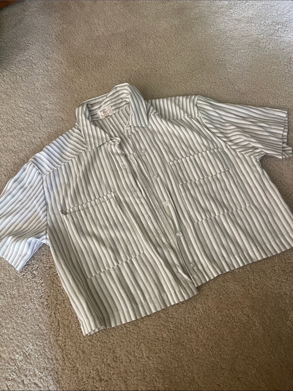 Cropped Short-Sleeve Button-Up Blouse in White & Gray Stripe